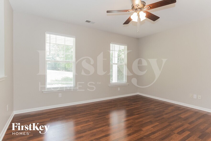 Building Photo - 2607 Winding River Dr