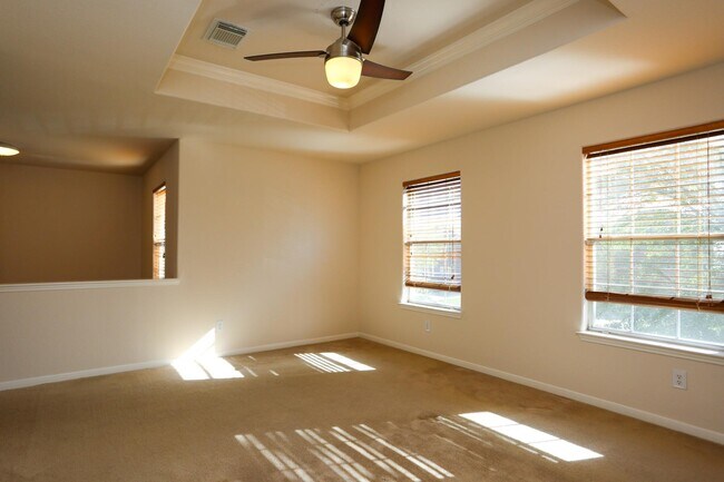 Building Photo - 422 New Hope Ln