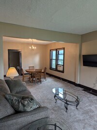 Building Photo - 1224 11th Ave N