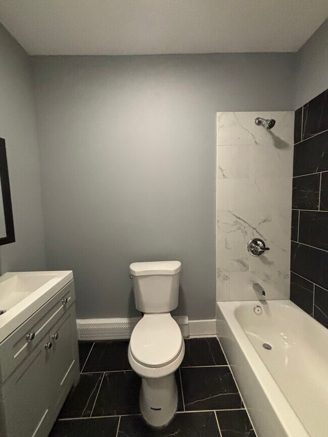 Building Photo - 495 Clinton Ave