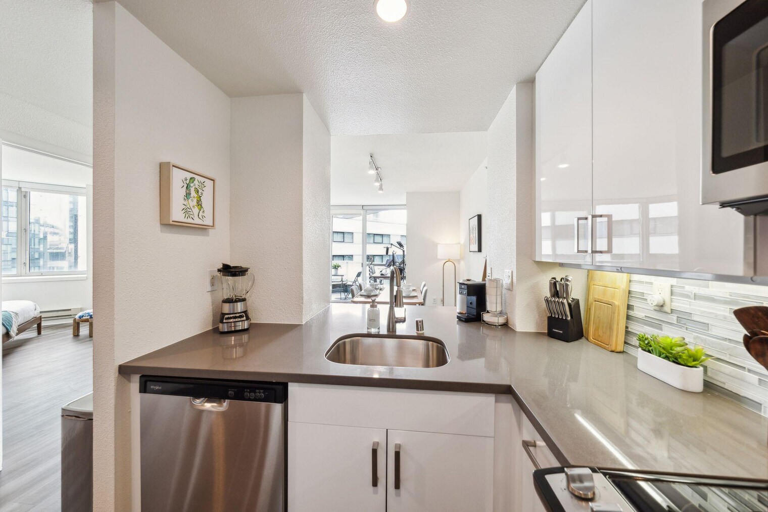 Building Photo - 388 Beale St