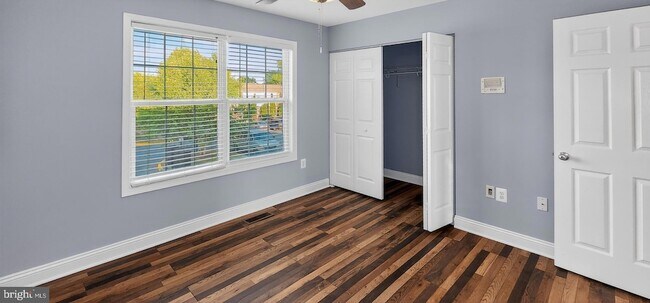 Building Photo - 483 Arwell Ct