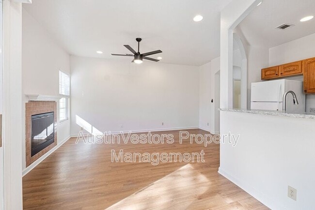 Building Photo - 1003 Canyon Edge Dr