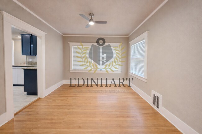 Building Photo - 1105 N College Ave