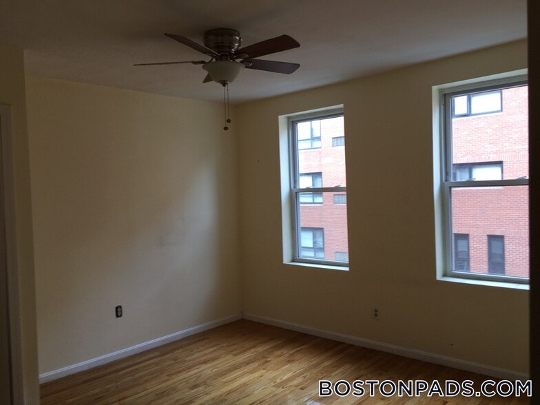 Building Photo - 145 Endicott St