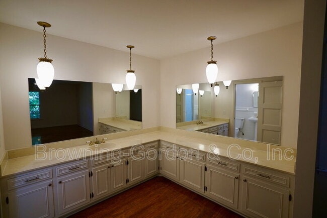 Building Photo - 5345 Green Valley Ct