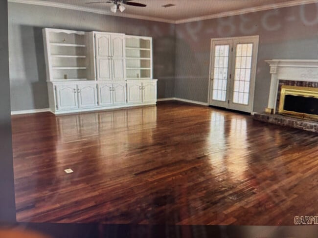 Building Photo - 5506 Oakwood Dr