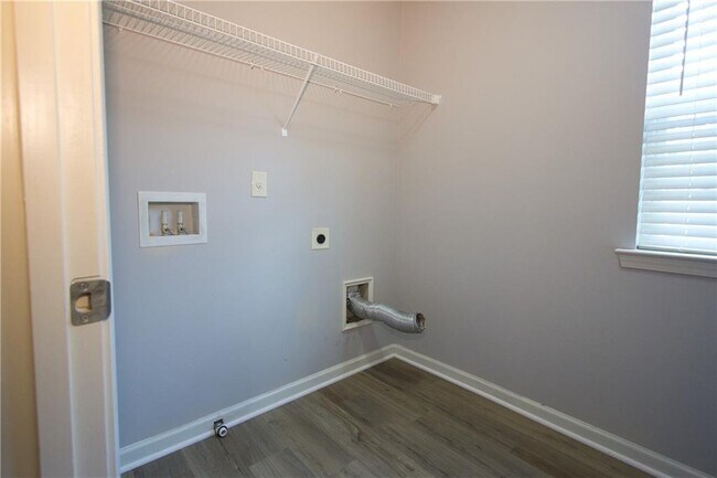 Building Photo - 960 Franklin Mill Trace