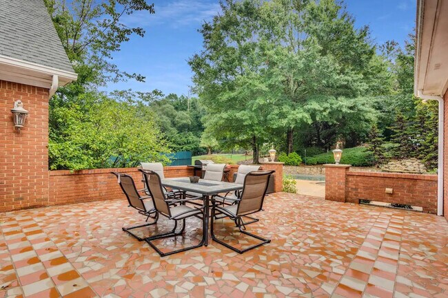 Building Photo - 2531 Old Salem Cir SE
