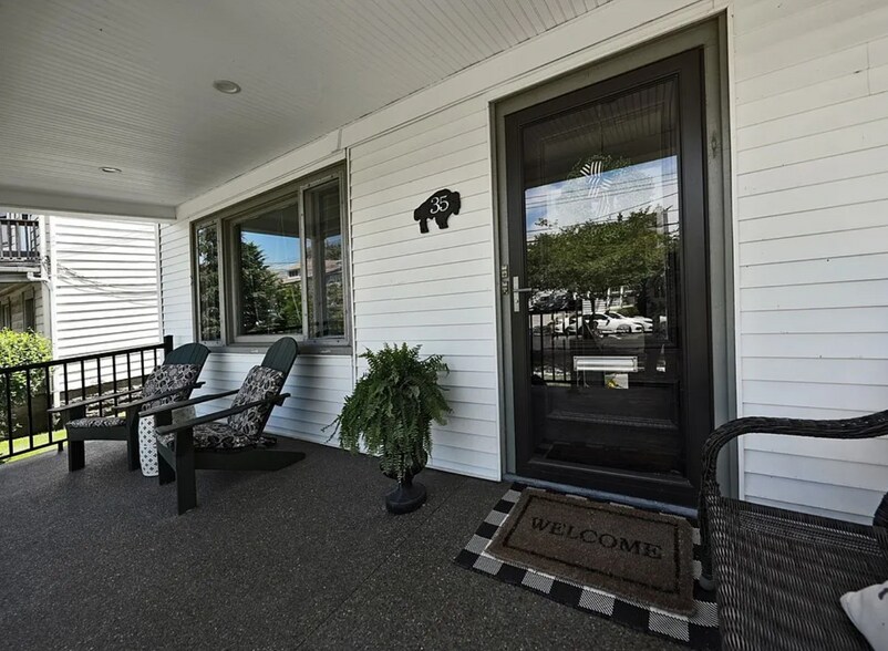 Building Photo - 35 Choate Ave