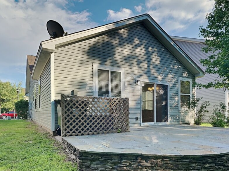 Building Photo - 8878 Arbor Glen Dr