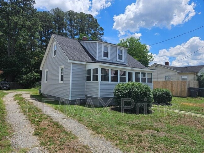 Building Photo - 212 Middle St