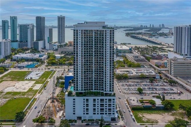 Building Photo - 1600 NE 1st Ave