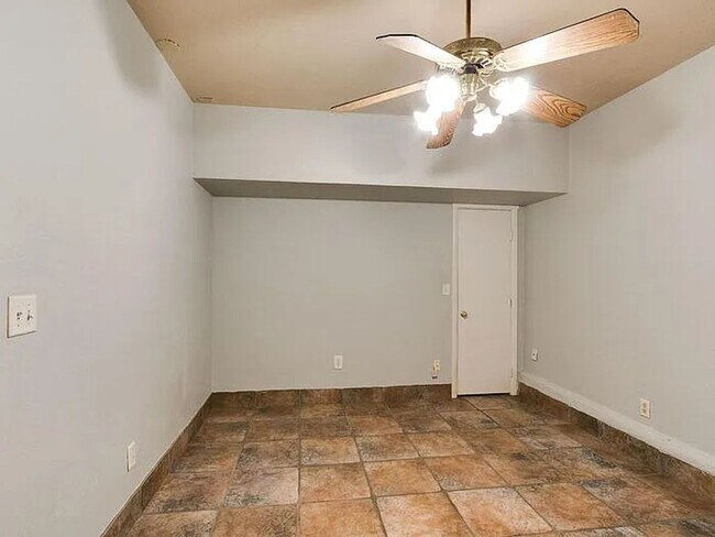 Building Photo - NORMAN, OKLAHOMA - MINUTES TO UNIVERSITY OF OKLAHOMA