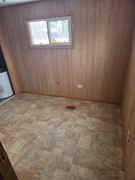 Building Photo - 8464 Cleveland Ave NW