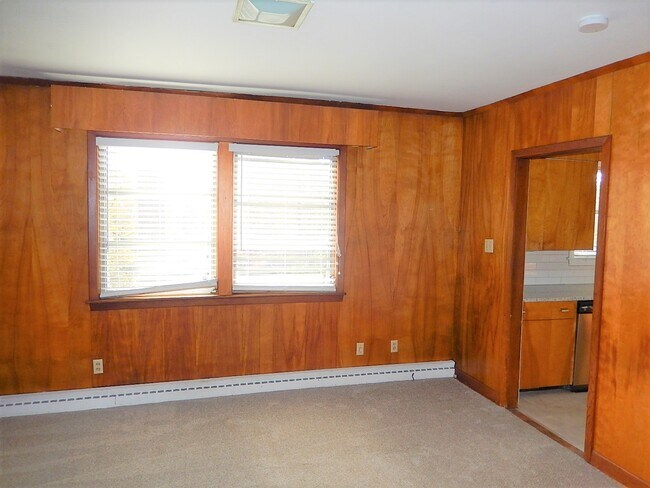 Building Photo - 106 Byron Pl