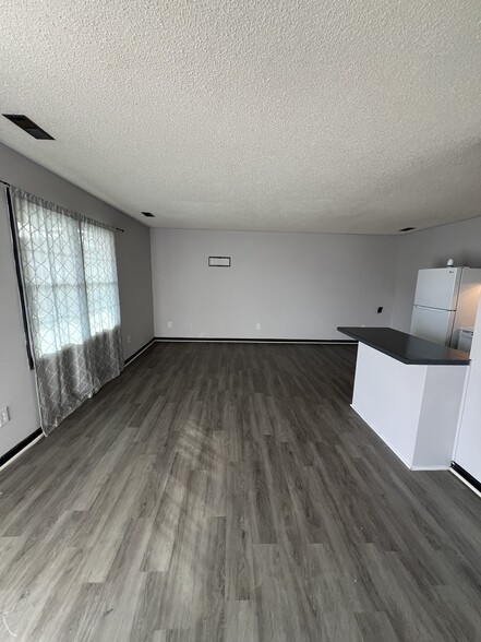 Building Photo - 2106 Pax Hill Rd