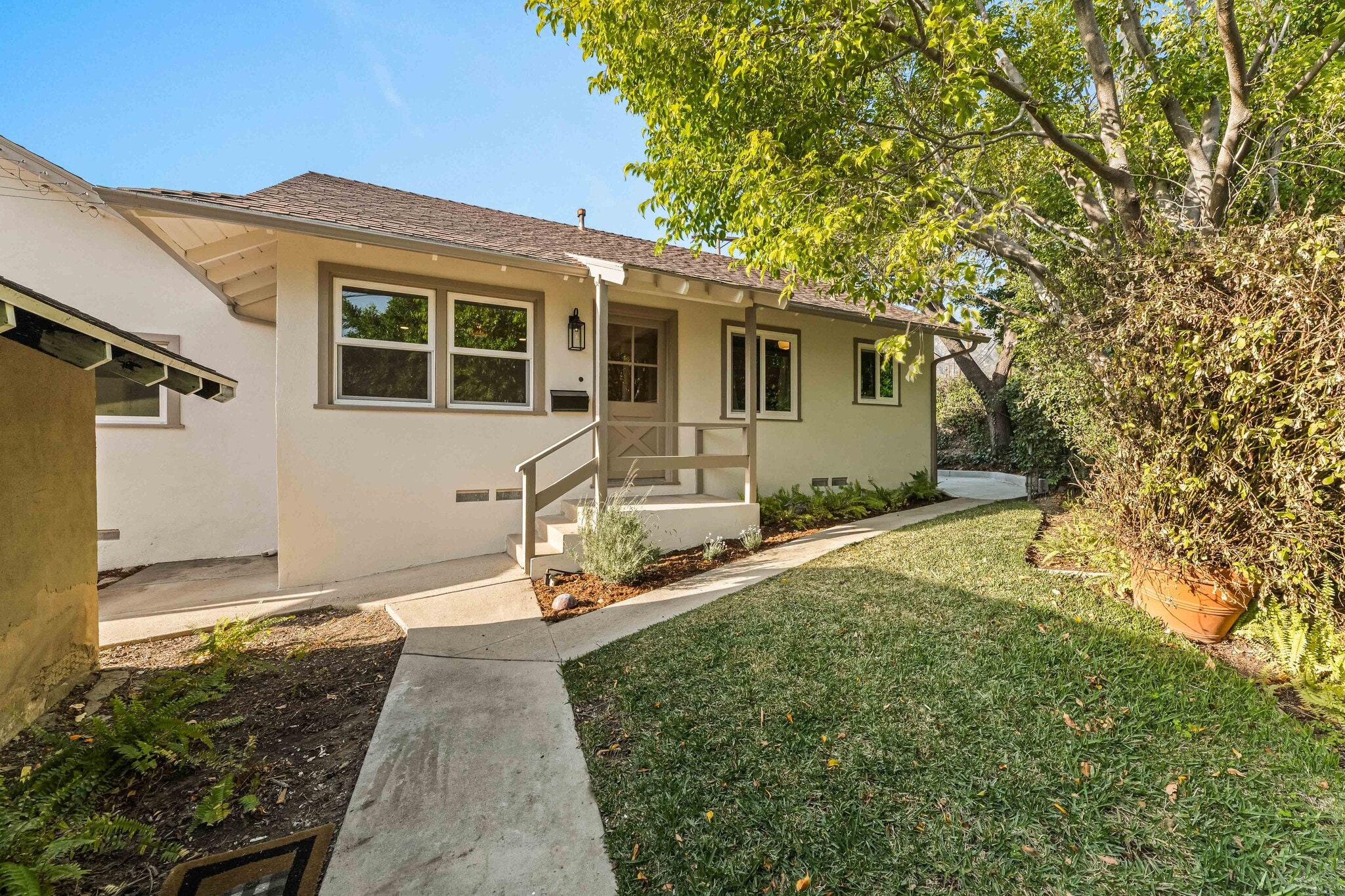 Building Photo - 3205 Fairesta St