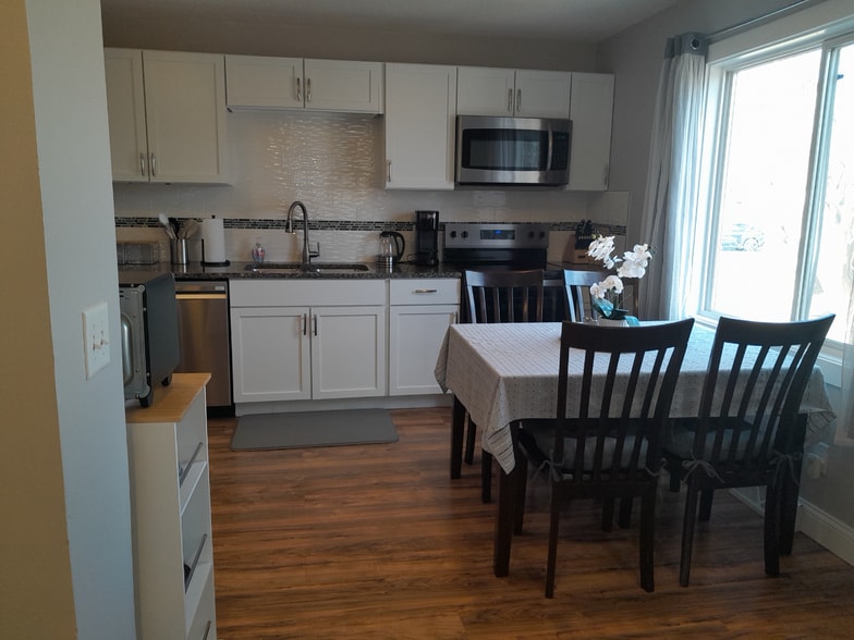 Building Photo - 15423 Trillium Cir