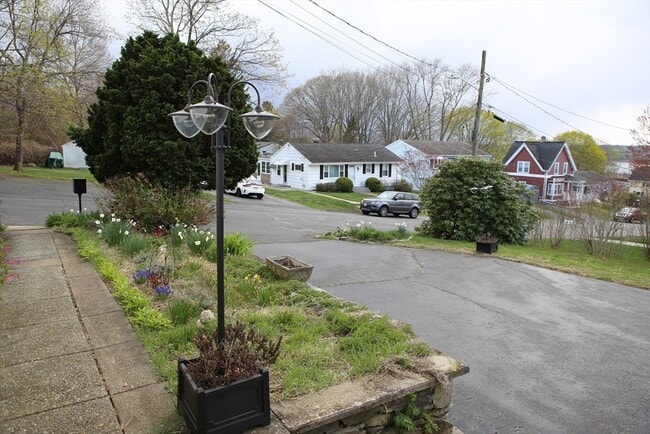 Building Photo - 134 Baldwin St