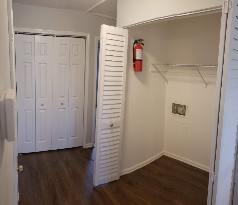 Building Photo - 4450 Township Dr