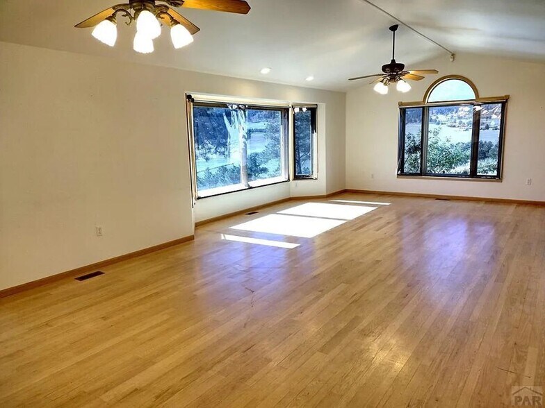 Building Photo - 8120 Table Mountain Rd