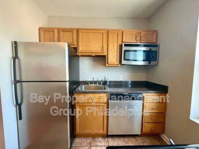 Building Photo - 2725 E Lehigh Ave