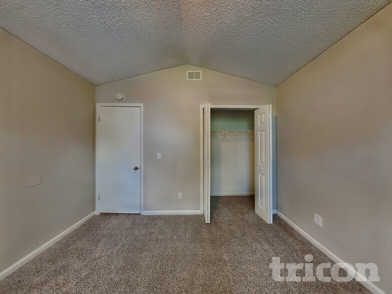 Building Photo - 7412 Amandas Crossing Dr N