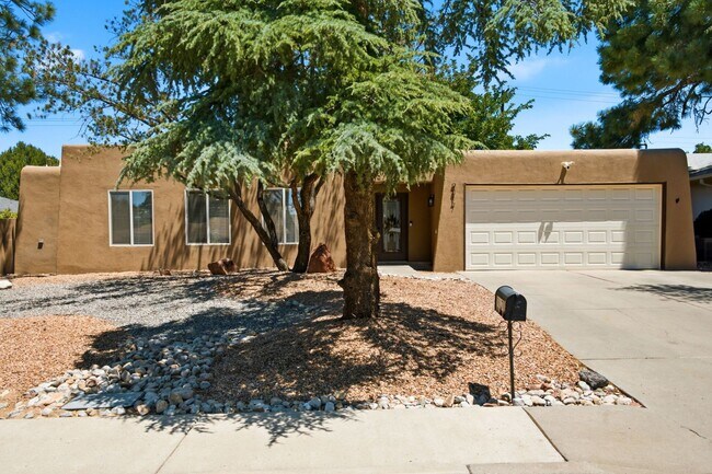 Building Photo - Exceptional Property in the NE Heights