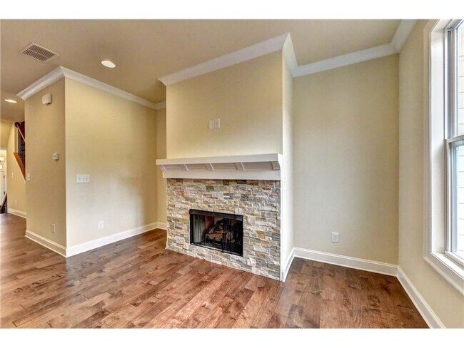 Building Photo - 5239 Cresslyn Rdg
