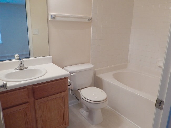 Building Photo - 5206 Big Bass Dr