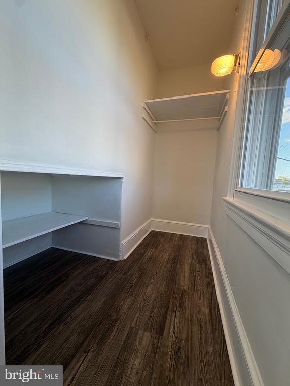 Building Photo - 517 Bentley Ave