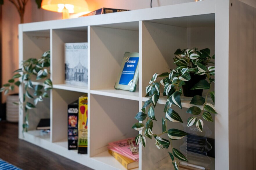 Building Photo - 9127 Research Blvd