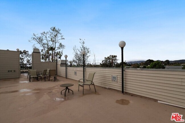 Building Photo - 848 Lincoln Blvd