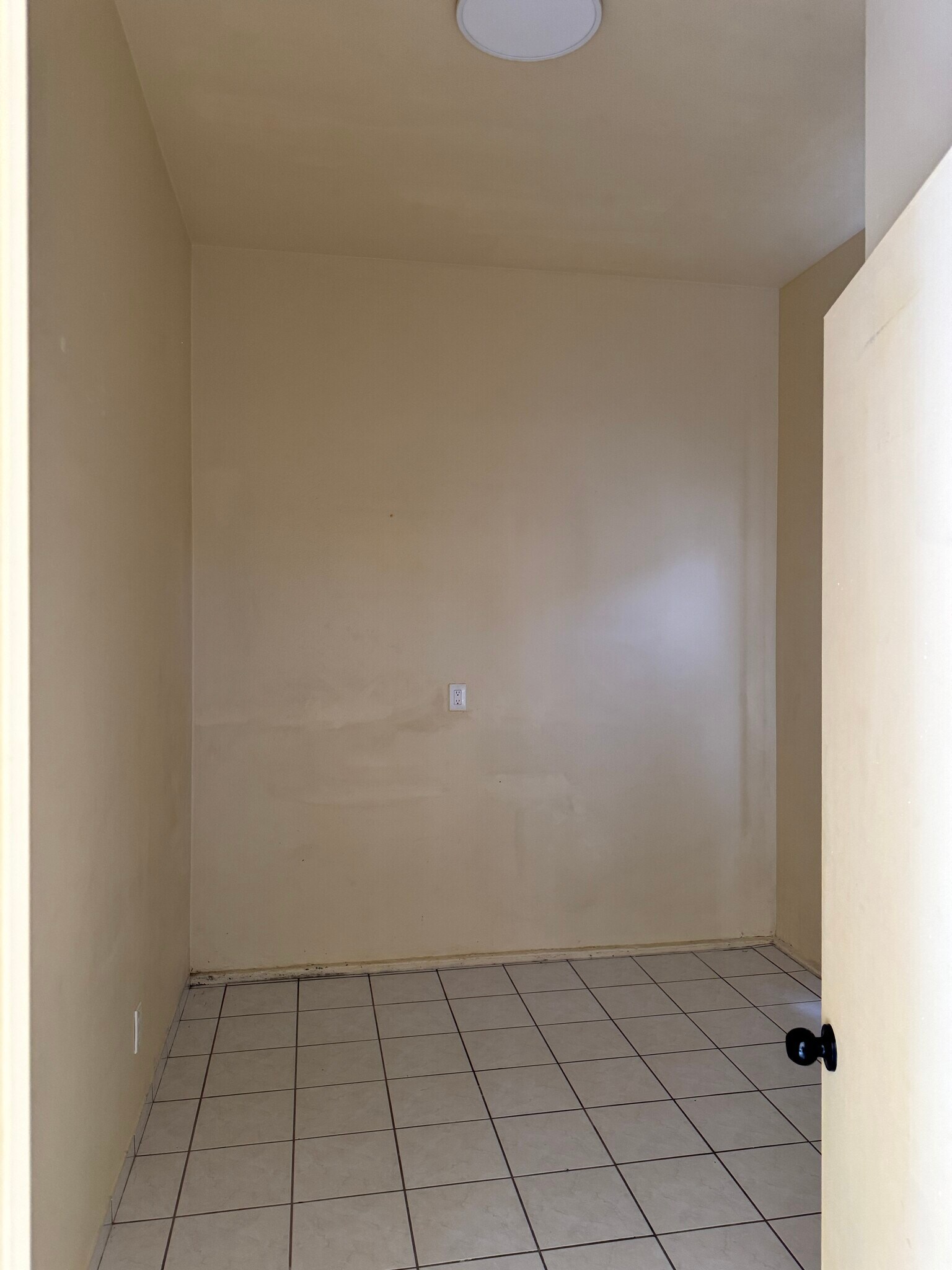 Building Photo - 1619 Primavera Ln