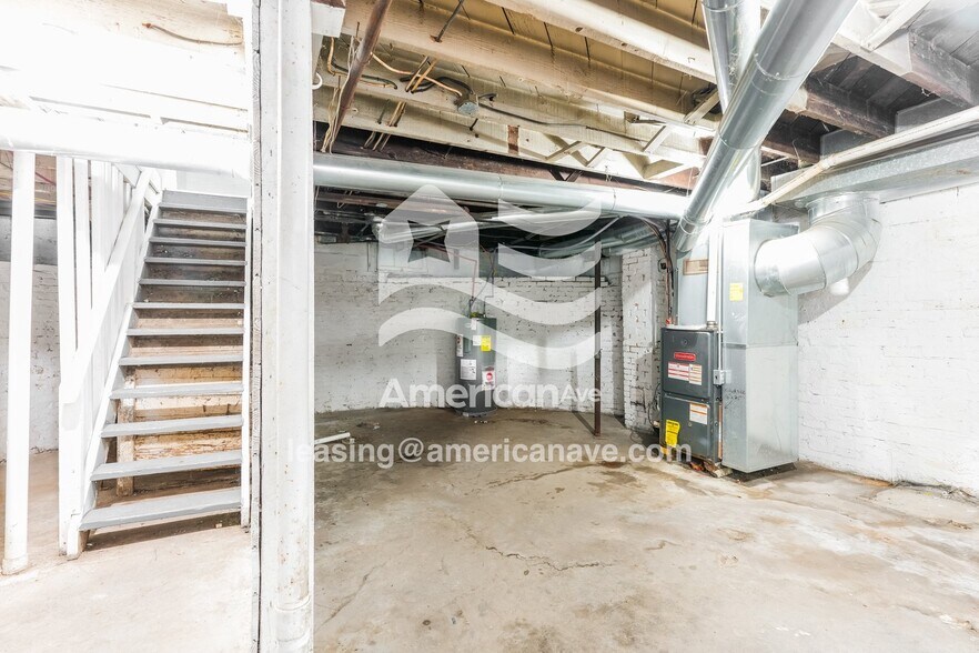 Building Photo - 250 Studebaker St