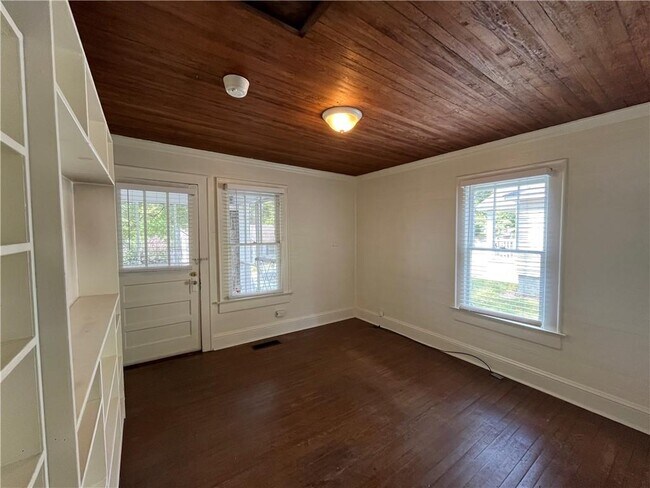 Building Photo - 1603 Tallulah St NW