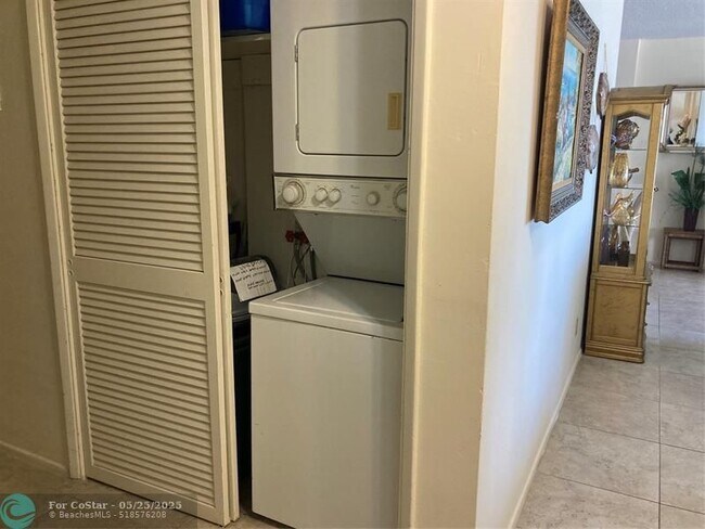 Building Photo - 4010 Galt Ocean Dr