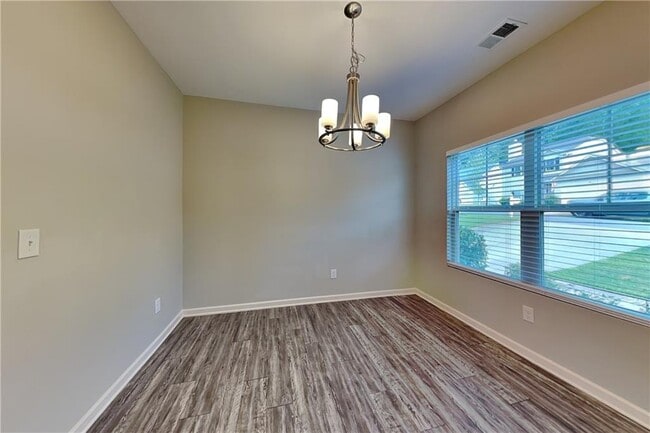 Building Photo - 354 Hawthorn Dr