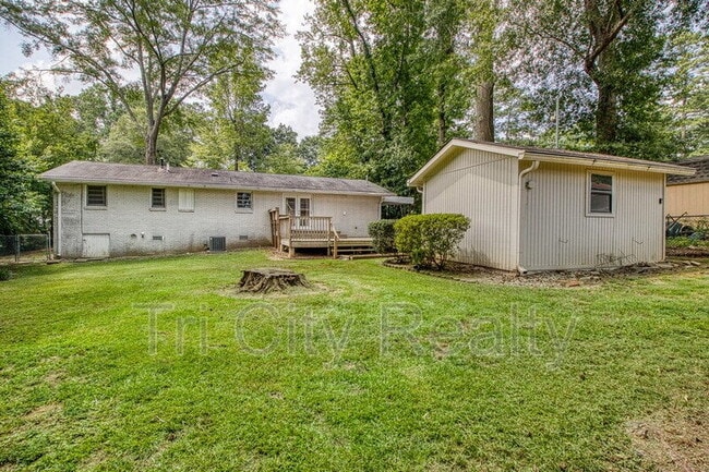 Building Photo - 212 Hilltop Dr