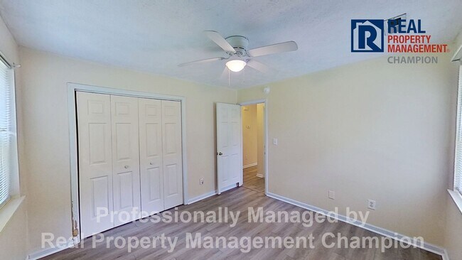 Building Photo - All Brick Ranch with Attached Garage on Large Lot