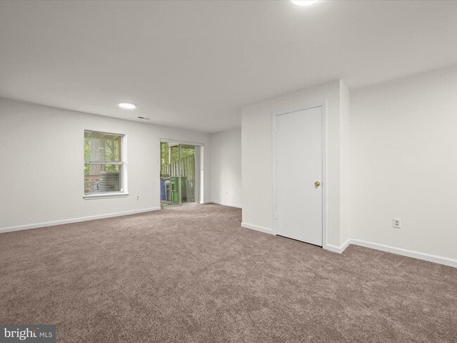 Building Photo - 9537 Clocktower Ln