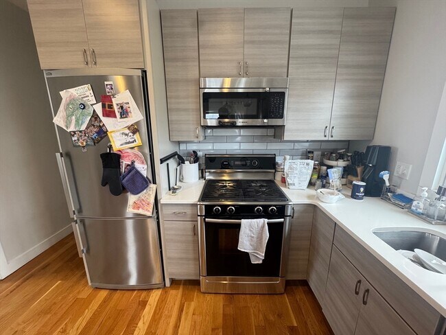 Building Photo - 9 Harding St