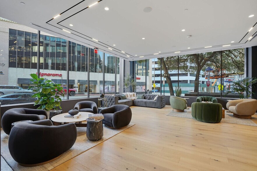 Building Photo - 411 N Akard St