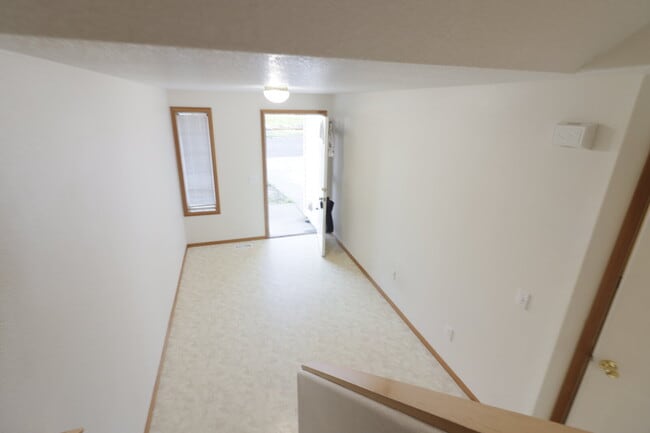 Building Photo - 3 Bedroom 2.5 Bathroom  Townhome