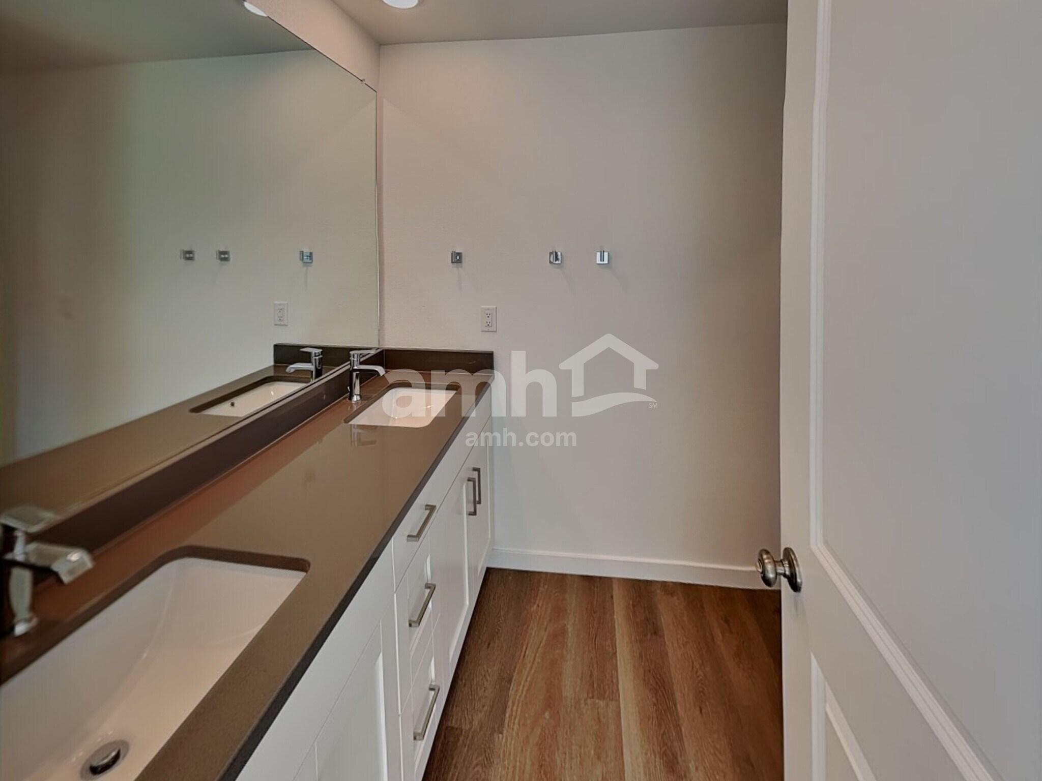 Building Photo - 23583 E 3rd Pl