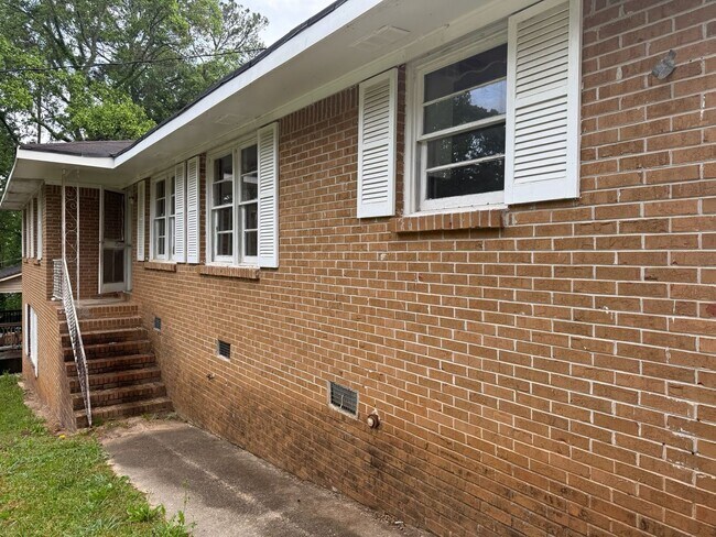 Building Photo - 8195-8195 Spillers Dr SW