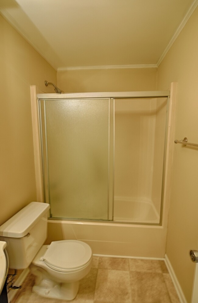 Building Photo - 106 Forsyth Dr