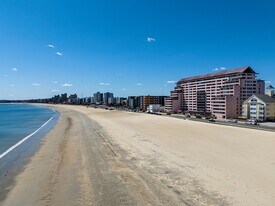 Building Photo - 356 Beach St