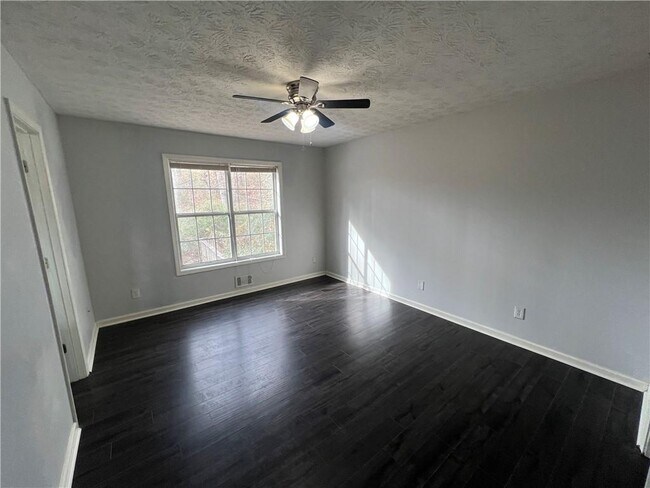 Building Photo - 5568 Elderberry Ln